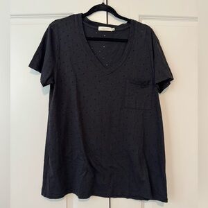 NWOT Mododoc Laser Cut V-Neck Tee in Black Sz Large